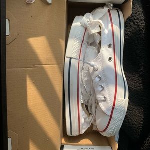 white converse (da low low type)